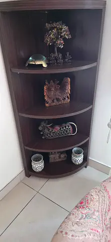 2 pieces - Dark wood curved corner display