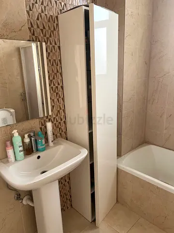 Bathroom cabinet