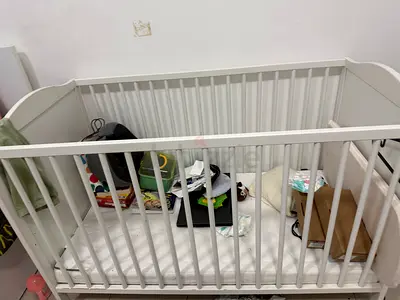 Crib with mattress