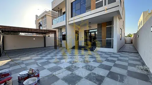 On Sheikh Ammar Street - Own a 5-bedroom villa with an external annex - Water, electricity, and air conditioning included.