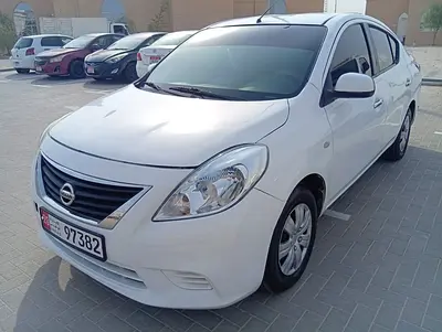 2013 Nissan SUNNY 照片 2