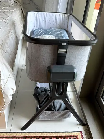 Stokke Sleepi Mini/Nuna-style Baby Bassinet with Stand - Light Grey