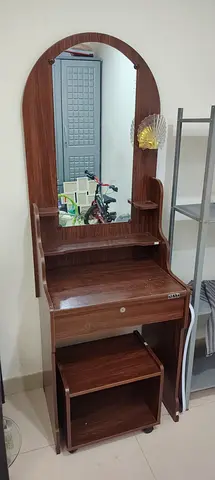Elegant dressing table for sale