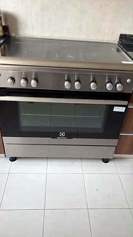 Electrolux stainless steel freestanding gas cooker with oven - good condition