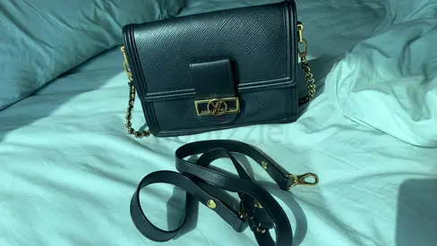 Louis Vuitton Dauphine Medium Black Leather Shoulder Bags