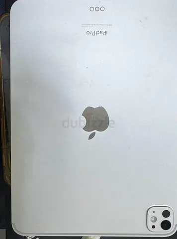 iPad M4 pro 256 GB WITH WIFI Along with apple care +