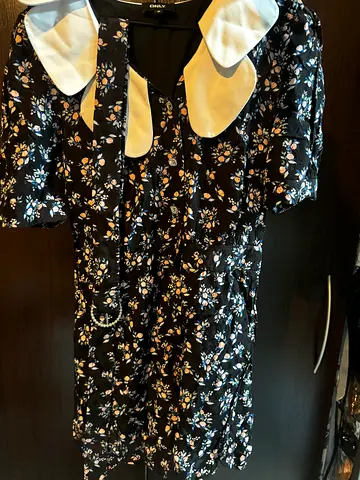 ONLY  Floral Print romper with Contrast Collar and Belted Waist