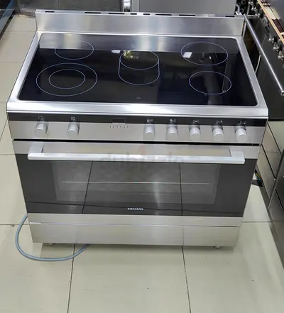 Siemens Electric Cooker 90x60cm With Oven Flawless Condition