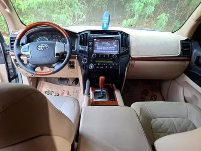 2015 Toyota LAND CRUISER 照片 11