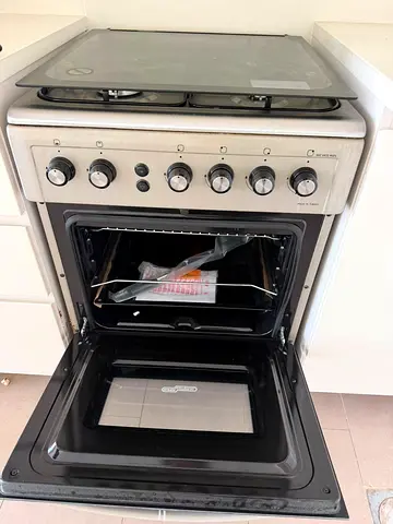 Used freestanding gas oven with hob - good working condition