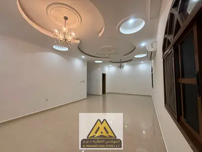 It consists of two floors: 4 spacious master bedrooms, some of which can be divided into two bedrooms A large living room with a dining area A large l