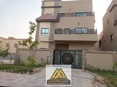 5 غرف نوم صالة واسعة مجلس روف موقع مميز في جميع الخدمات