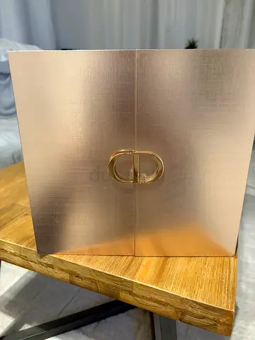 Dior box