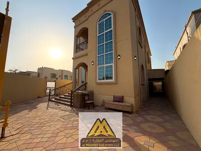 فيلا ملكية زاوية على شارعين (سكني / تجاري) للرجال والأعمال – المويهات 1، عجمان