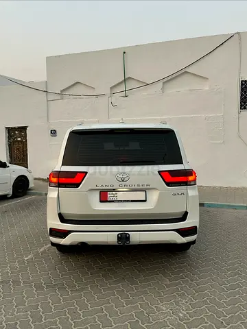 Toyota Land Cruiser GXR V6 4.0L 2025 GCC Specs