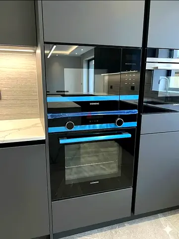 Siemens iQ500 Built-In Oven Microwave Set – Black Finish | Excellent Condition