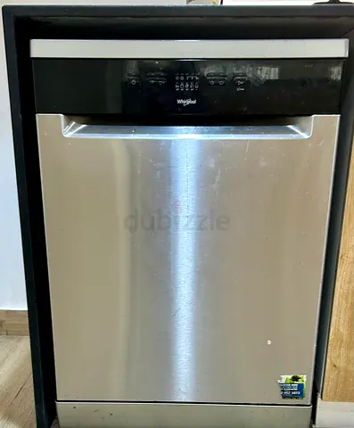 Whirlpool Stainless Steel Built-in Dishwasher - Good Working Condition