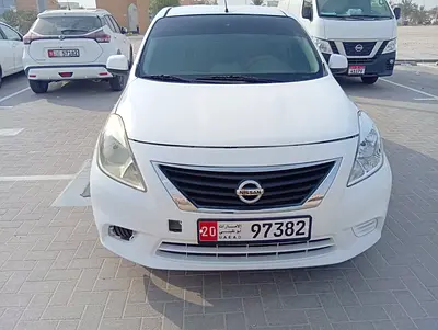 2013 Nissan SUNNY 照片 1