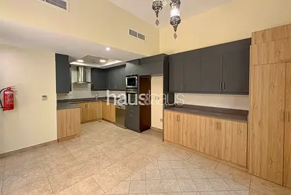 4 Bedrooms | Mature Garden | Single Row