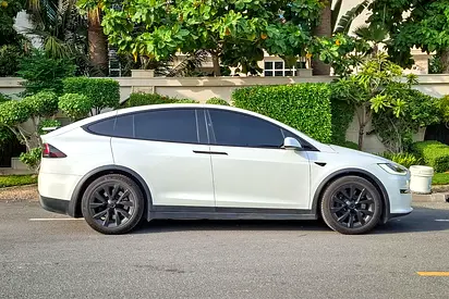 2023 Tesla MODEL X — фото 4