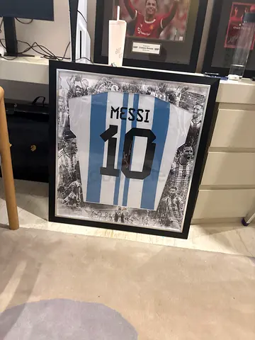 Messi autographed jersey