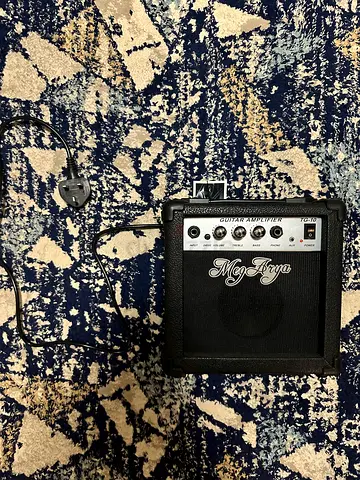 Full guitar set with amplifier