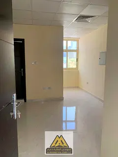 A unique opportunity to live in a new building, for the first resident, with modern finishes and a p