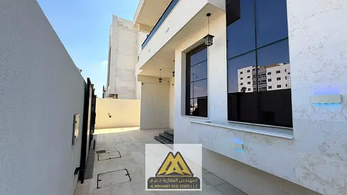 Al Muhandis Real Estate is pleased to offer a premium commercial opportunity for rent in the Al Yasmeen area. This property is ideal for commercial ac