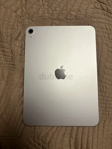 iPad (A16, 2025 / 11th Gen) 128GB Wi-Fi — Silver | Like New, Boxed + Stylus Case
