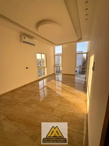 فرصة رائعة لاستئجار فيلا سكنية في منطقة الياسمين – عجمان، تتميز بموقع هادئ وحيوي في واحدة من أفضل المناطق السكنية بالإمارة، مع سهولة الوصول إلى شارع ا