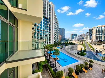 Modern Skyline Studio | Near Downtown
