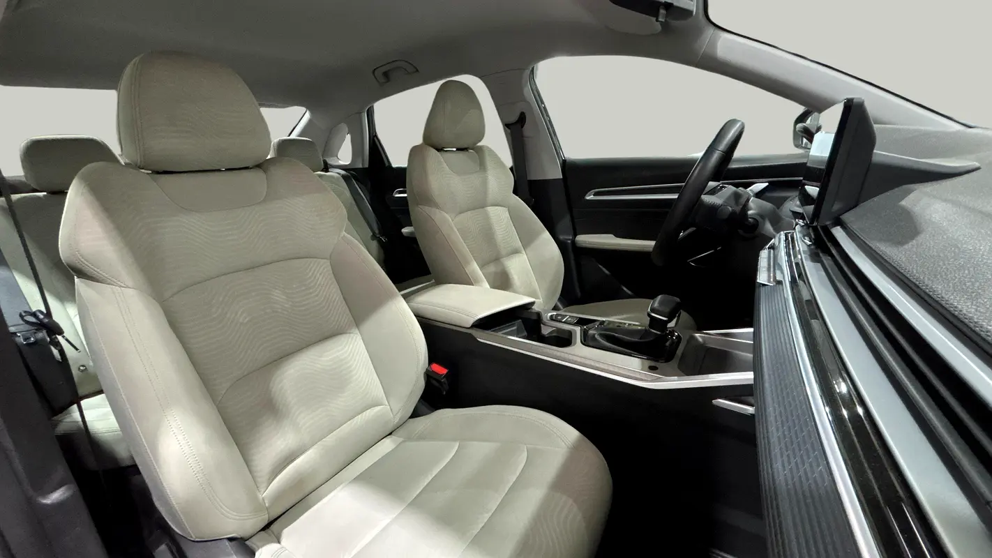 Geely Emgrand 2025