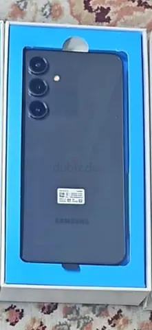 Samsung s24FE with box