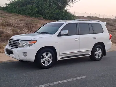 Toyota Land Cruiser VXR 5.7 2012 GCC Specs V8 Sunroof Leather Seats