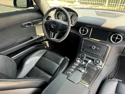 صورة مصغرة 13 لـ 2011 Mercedes-BENZ SLS AMG