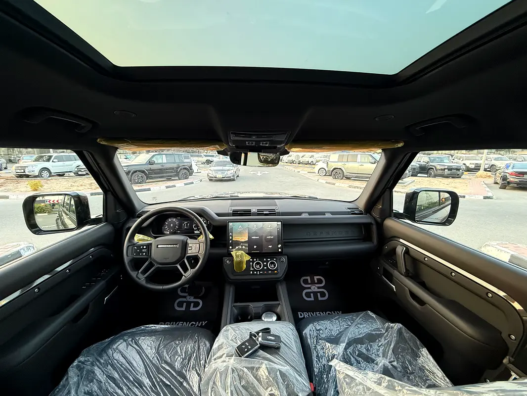 Land Rover Defender 2026