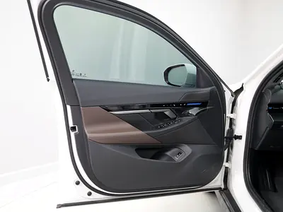 BMW 5 Series 520i, миниатюра 15