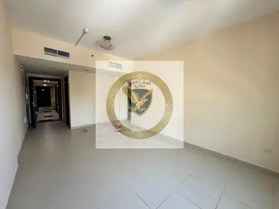 شقة للإيجار السنوي في القاسميه غرفه نوم وصالة تكييف مجاني مساحات واسعه اطلاله مفتوحه صيانه مجانيه تكييف مركزي
