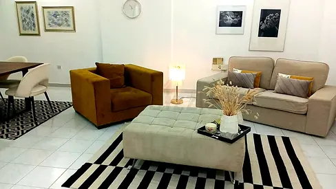 Luxury Premium Room for Executive Bachelors near Dubai Enterance (2 minutes walk to Bus Stop)
