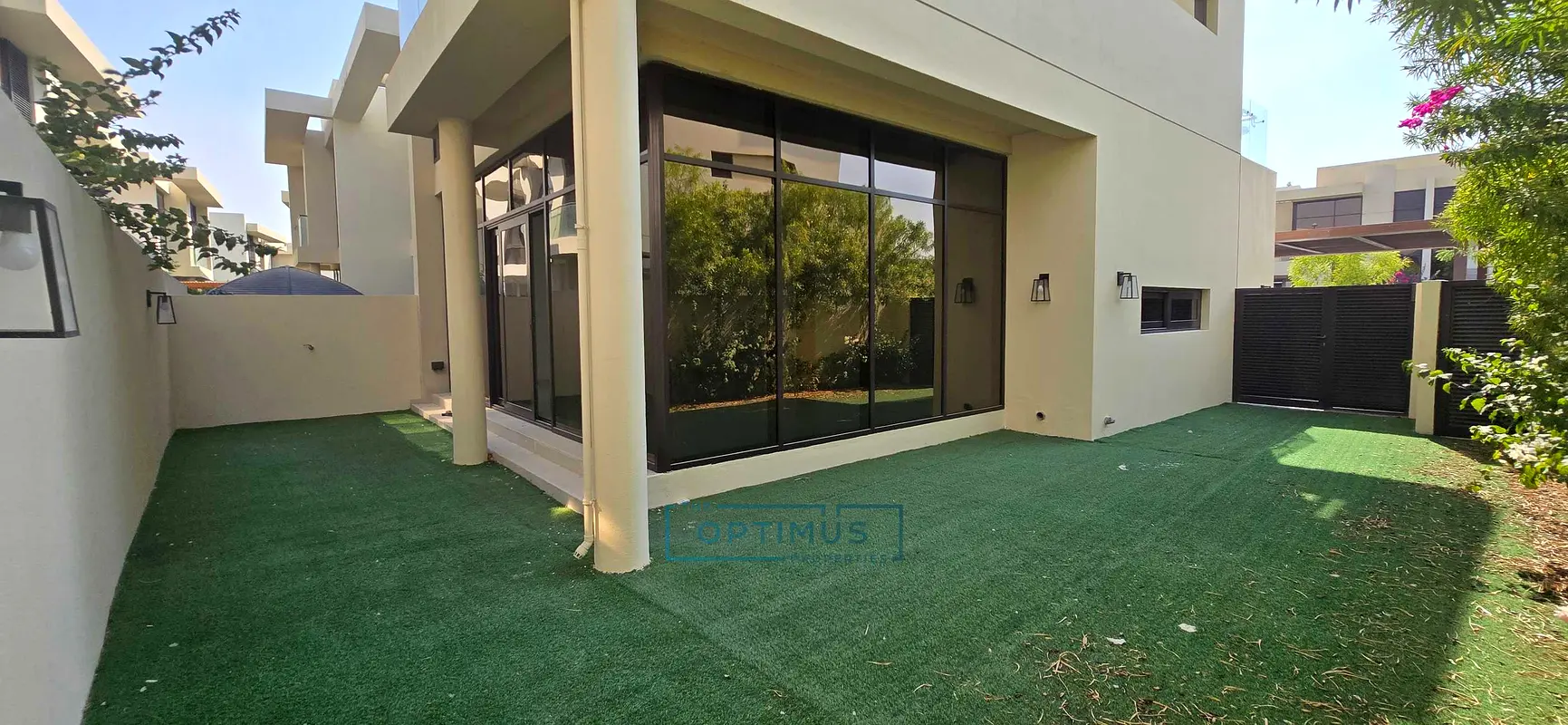 Corner Townhouse | Vacant | Maid Room