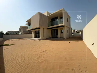 Luxury 5BR Villa I Garden Facing I Large Plot & BUA