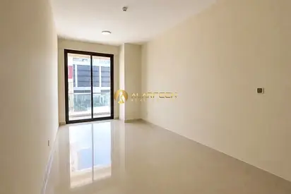 Spacious 2Br I Prime Location I Vacant Now