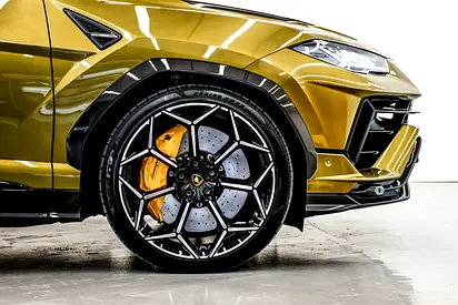 2023 Lamborghini URUS — миниатюра 17