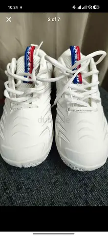 Preloved Ling-mei White badminton pickleball shoes, lightly used, size 36 EUR Free brand new racket