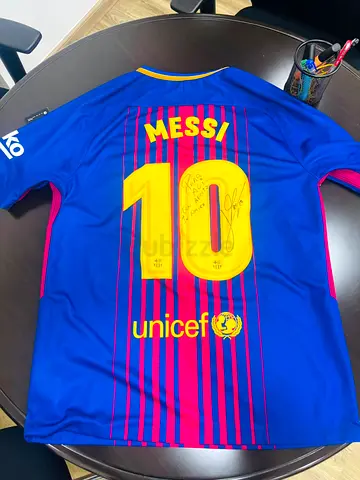 T Shirt signed by Messi for sale