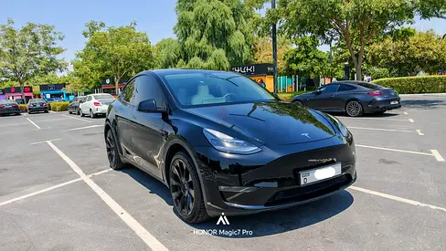 Tesla Model Y Long Range 2023 - GCC Specs - Pristine Condition