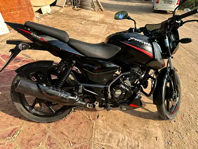 Bajaj palser 2022