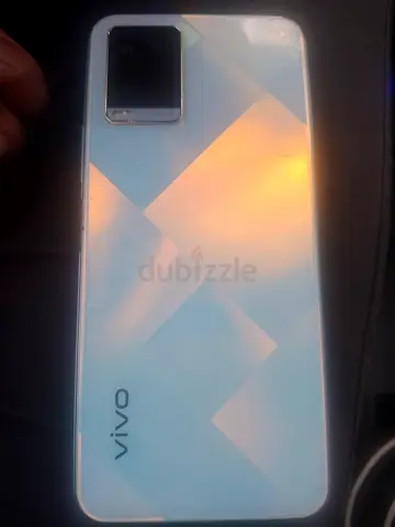 Vivo Y Series Smartphone with Geometric Pattern Back