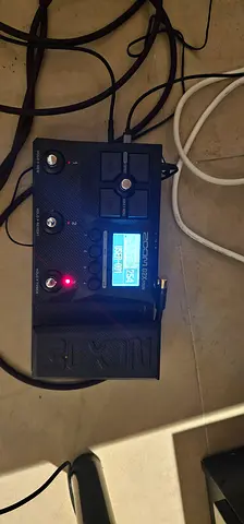 Zoom multi-effects guitar pedal (model G2X FOUR) - good working condition