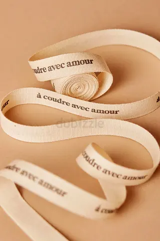 Beige Fabric Ribbon à coudre avec amour — 2cm wide roll
